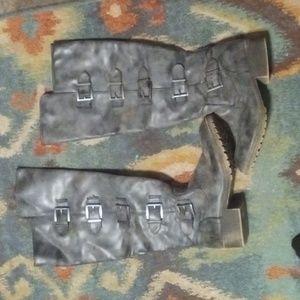 Grey knee boots sz9 used
